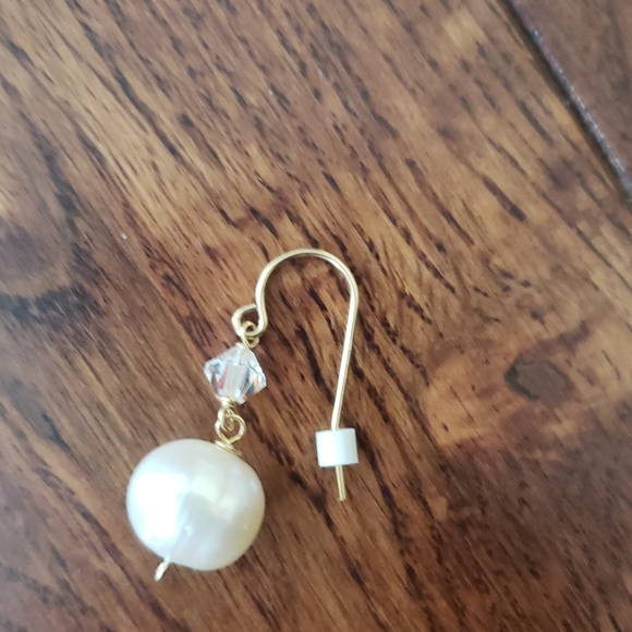 Pearl Earings - Picture 3 of 4